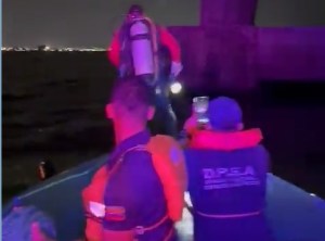 Equipo de buzos de la PNB inició búsqueda de personas que cayeron al Lago de Maracaibo (VIDEO)