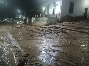 Fuertes lluvias mantuvieron en zozobra al estado Aragua ante nuevas inundaciones