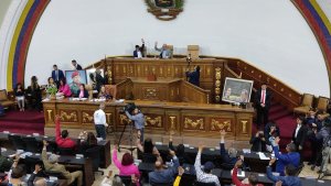 El Tiempo: ¿Nueva Ley contra el Fascismo puede ser aplicada contra ciudadanos que critiquen al chavismo en redes?