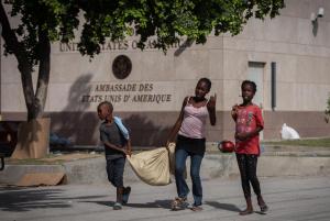 EEUU ordenó salida del personal de su embajada en Haití a causa de la inseguridad