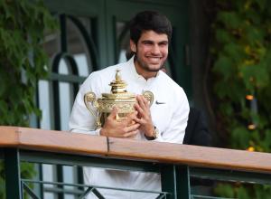 El mundo del deporte se rinde a Carlos Alcaraz tras coronarse por primera vez en Wimbledon (Reacciones)