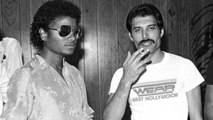 El día que Freddie Mercury fue a la mansión de Michael Jackson para grabar juntos… pero todo terminó mal