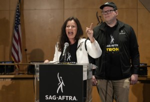 VIDEO: el impactante discurso de Fran Drescher, actriz de “La Niñera”, durante la huelga de actores en Hollywood