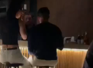 La cámara pilló a Bad Bunny y Kendall Jenner mientras cenaban acaramelados en Puerto Rico