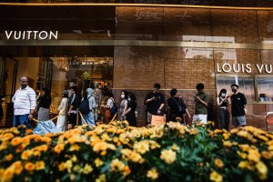 El enorme lío entre un compositor venezolano y la marca francesa Louis Vuitton