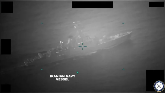 Destructor de EEUU impidió que buques iraníes asaltaran tanqueros en el estrecho de Ormuz