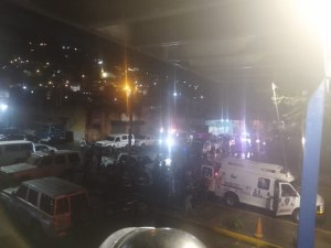 Al menos tres funcionarios heridos por explosión en sede de la PNB en San Agustín: posible atentado con granada