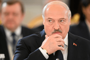 Lukashenko contradice a Putin y dice que terroristas trataron primero de huir a Bielorrusia