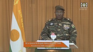 Jefe militar de Níger alertó que reaccionará a una eventual intervención
