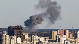 Un ataque con misiles rusos deja dos civiles muertos en Zaporiyia, según Kiev