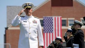 Líder de la Guardia Costera de EEUU habría ocultado una investigación sobre abuso sexual