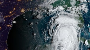 Huracán Idalia podría fortalecerse a categoría 3 al llegar a las costas de Florida