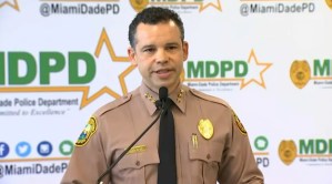 Jefe policial de Miami Dade que intentó quitarse la vida, se salvó gracias la reacción heroica de su esposa
