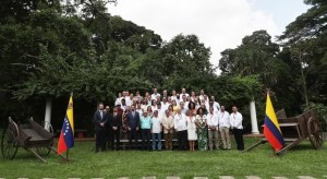 Gobierno colombiano y el ELN manifiestan “disposición de trabajo” en plenaria en Caracas