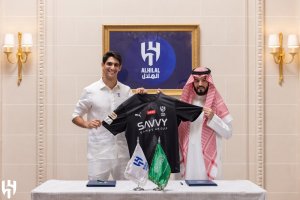 Al Hilal confirmó el fichaje del portero sevillista Yassine Bono por tres temporadas