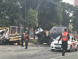 EN IMÁGENES: al menos un muerto tras aparatoso accidente en la autopista Valle – Coche este #18Ago