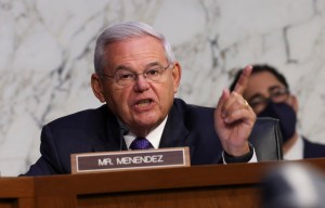 Acusan de corrupción a influyente senador estadounidense Bob Menéndez