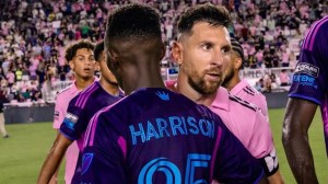 Quién es el jugador ghanés al que Messi buscó para cambiar camiseta: la historia de Harrison Afful