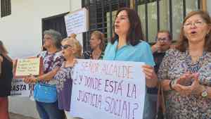 Alcaldía de San Cristóbal “pelotea” a docentes jubilados que exigen pago de sus deudas