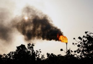 Venezuela no logra frenar los derrames de petróleo y la quema de gas pese a promesas
