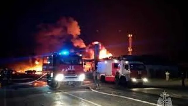 Al menos 35 muertos en un inmenso incendio en una gasolinera en Rusia
