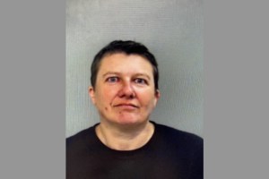 Dictaron más de 20 años de cárcel para mujer que envió veneno a Trump