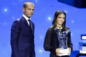 Aitana Bonmatí fue elegida mejor jugadora de Europa y le mandó un durísimo mensaje a Luis Rubiales (VIDEO)
