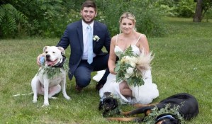 Conmovedor: pareja se casó en una veterinaria para compartir los últimos días con su perrito
