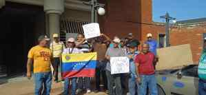 Trabajadores petroleros de Paraguaná: Nos estafaron porque Pdvsa sí pagó a la contratista Inverazulca