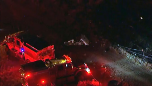 Chocaron dos helicópteros de bomberos que trataban de apagar incendios en California: reportan al menos tres muertos