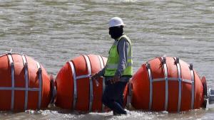 Hallaron un segundo cadáver en la zona de las polémicas boyas antimigrantes en río Bravo