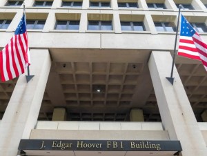 Un veterano agente del FBI le dijo al Congreso que las investigaciones sobre Giuliani y otros aliados de Trump fueron suprimidas