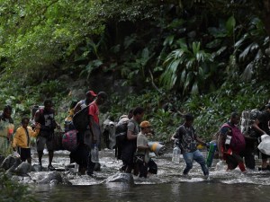 Abusadas en la selva: la jungla del Darién, una trampa para mujeres y niñas venezolanas en su camino hacia EEUU