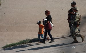 Migrantes varados en Ciudad Juárez arriesgan sus vidas por su deseo de llegar a EEUU