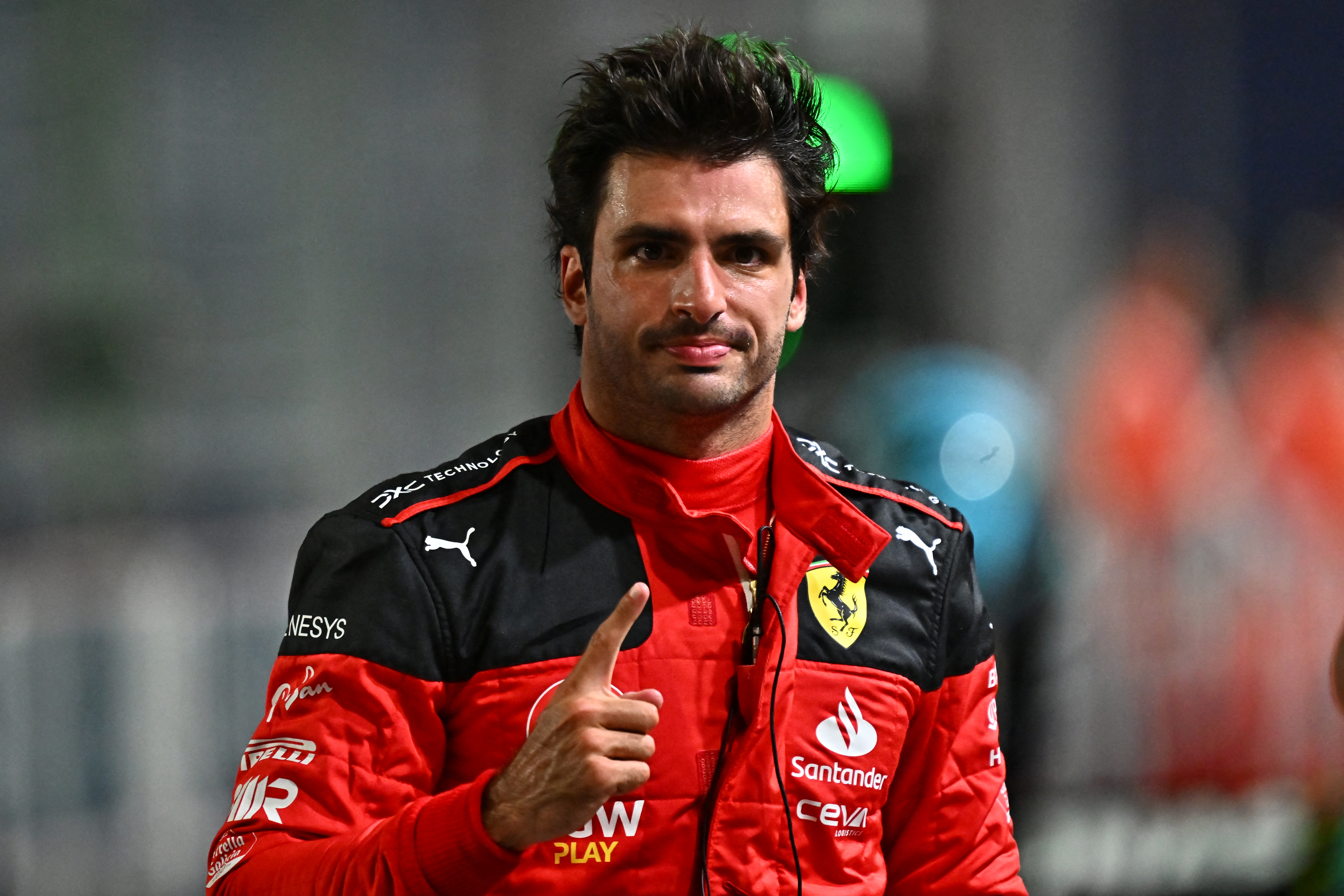 Sacudón en la F1: Carlos Sainz no seguirá en Ferrari después de 2024 tras llegada de Lewis Hamilton