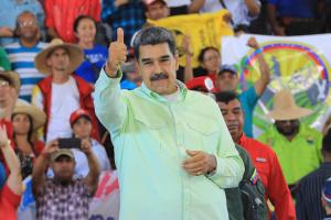Lo que faltaba… Maduro pide armar a campesinos y pescadores