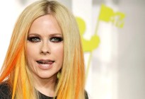 “Avril Lavigne está muerta”: la insólita teoría que persigue a la estrella hace 20 años