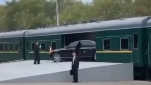 Así lograron meter la limusina de Kim Jong-un en su tren blindado (VIDEO)