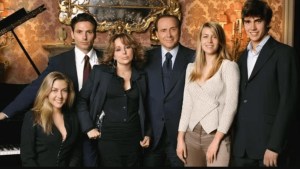 Los cinco hijos de Berlusconi llegan a un acuerdo sobre el reparto de su herencia multimillonaria