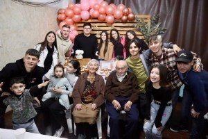 Ella cumplió 100 y él tiene 101: un amor italiano que se festejó con 70 kilos de asado, limoncello y tiramisú