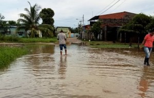 Tormenta eléctrica deja inundaciones y apagones en Guasdualito