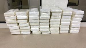 Incautan 328 kilos de cocaína y arrestan a tres dominicanos en el norte de Puerto Rico