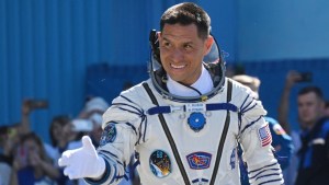 Astronauta latino rompe récord de estadía en el espacio de la Nasa