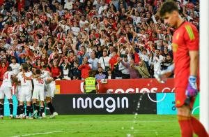 Sevilla expulsó del estadio a un aficionado por comportamiento racista