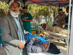 Al menos un muerto y decenas de heridos tras terremoto de magnitud 6,3 en Afganistán