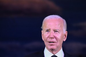 Biden viaja a Minnesota para evento de campaña y recaudación de fondos (Video)