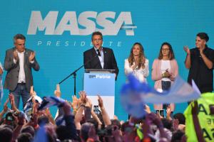 Massa prometió convocar a un gobierno de unidad si conquista la presidencia de Argentina