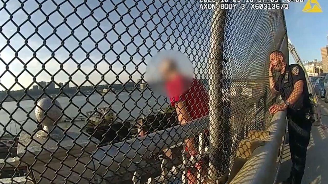 Héroe sin capa: Policía de Nueva York evitó que una persona se quitara la vida y todo quedó captado en VIDEO