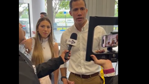 “Esto ya es una victoria para los venezolanos” expresó Guaidó a su llegada al centro de votación en Miami (VIDEO)