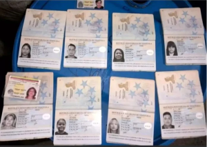 Pescadores hallaron bolso con pasaportes y ropa de migrantes venezolanos desaparecidos